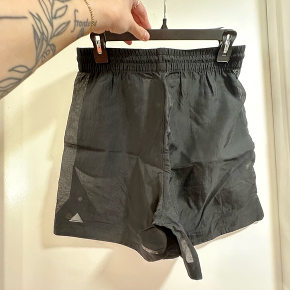 Lululemon Clear Intention Short - Picture 3 of 5